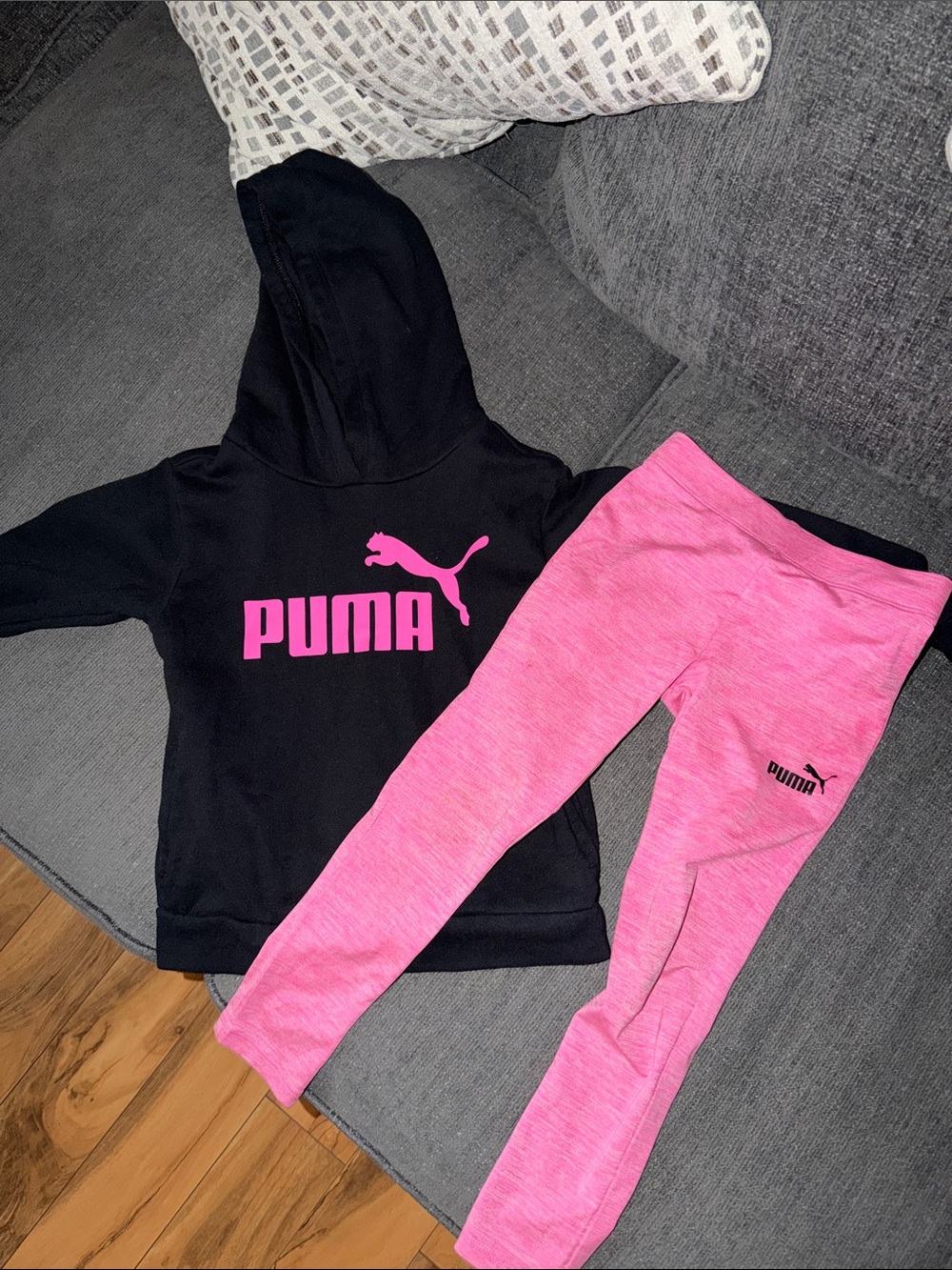 Puma Girls Black Hoodie with Hot Pink Logo & Hot Pink Leggings